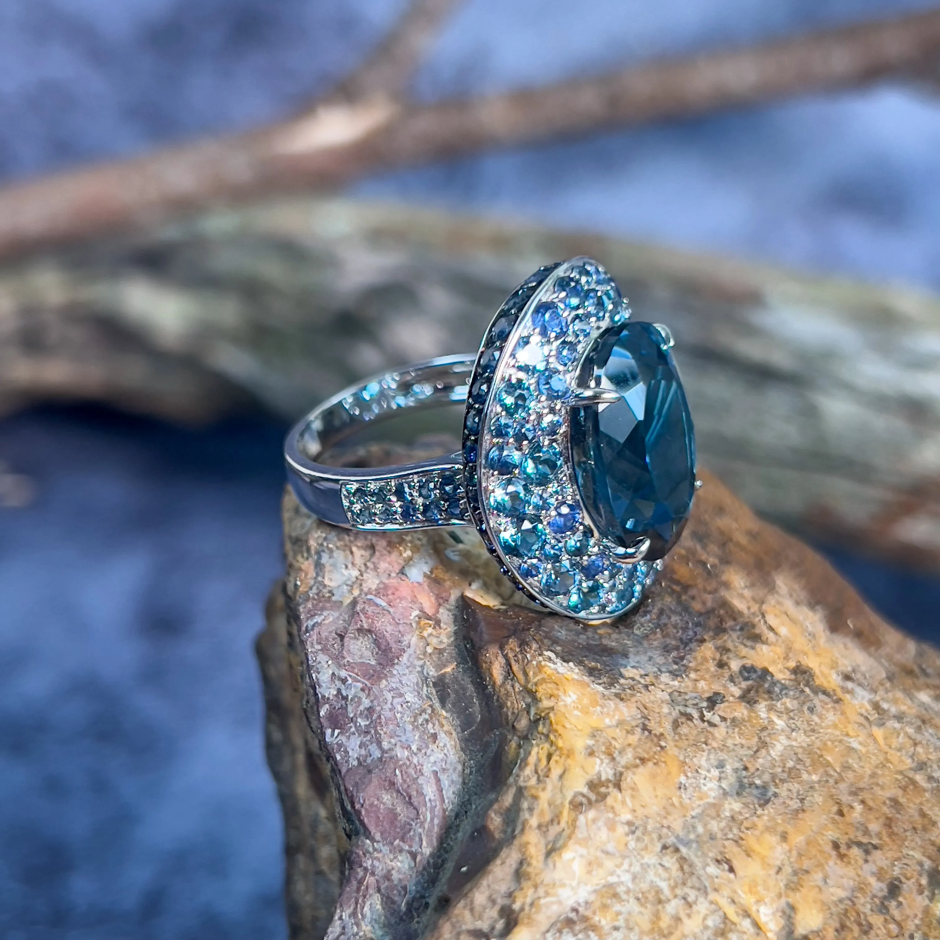 18kt White Gold Dress ring Multi Topaz and Sapphire