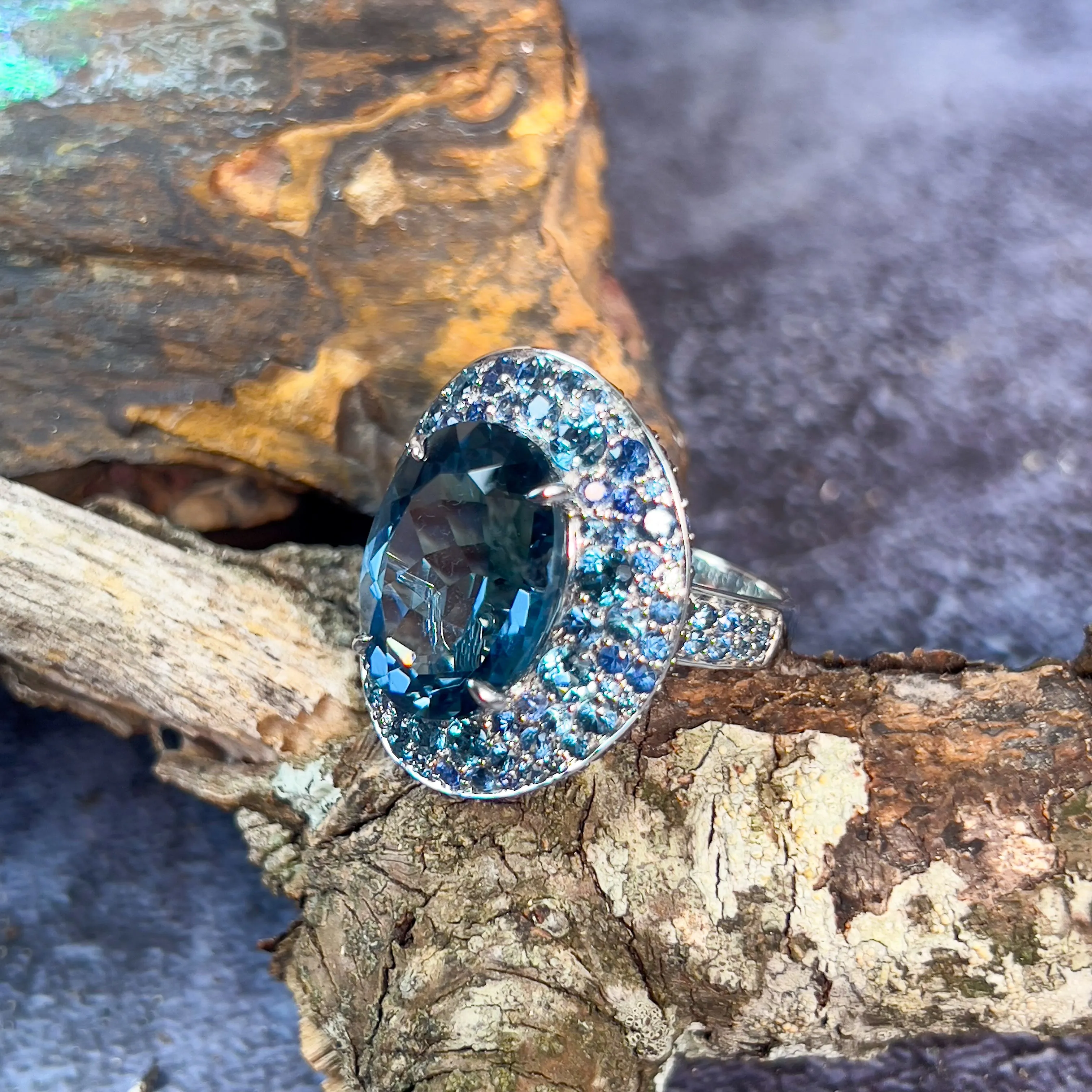 18kt White Gold Dress ring Multi Topaz and Sapphire