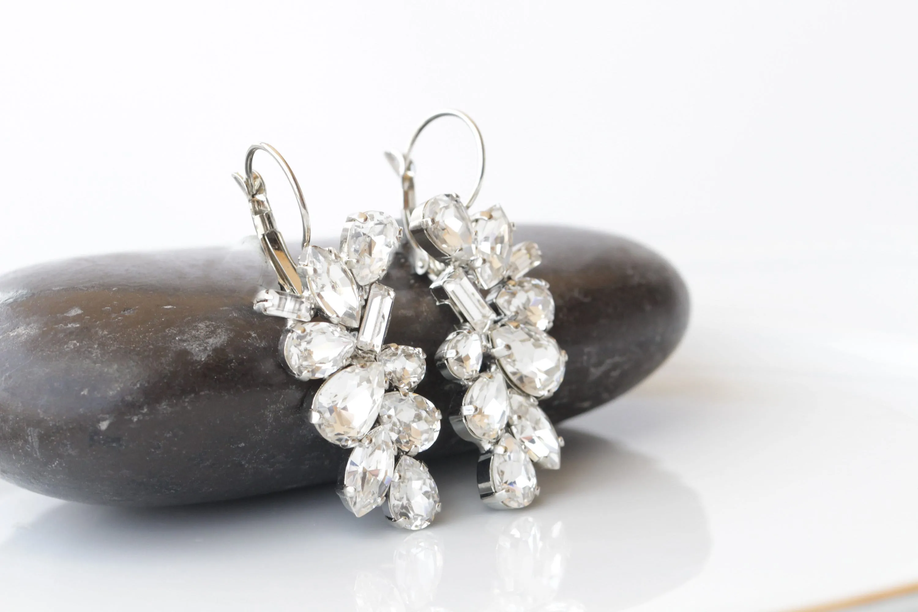 CRYSTAL DROP EARRINGS