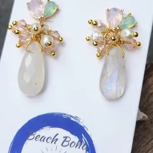 LITTLE PEARLS - MOONSTONE & PEARL CRYSTAL STUD EARRINGS